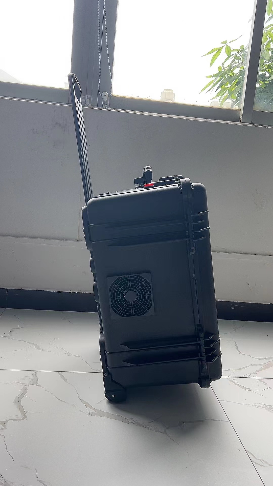 于都手拉箱型移动通信干扰器